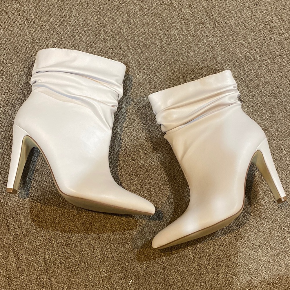 NEW JustFab heeled white (bone) booties, size 10
